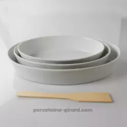 PLAT A FOUR OVALE 28.4X20CM HT 5.7CM  /